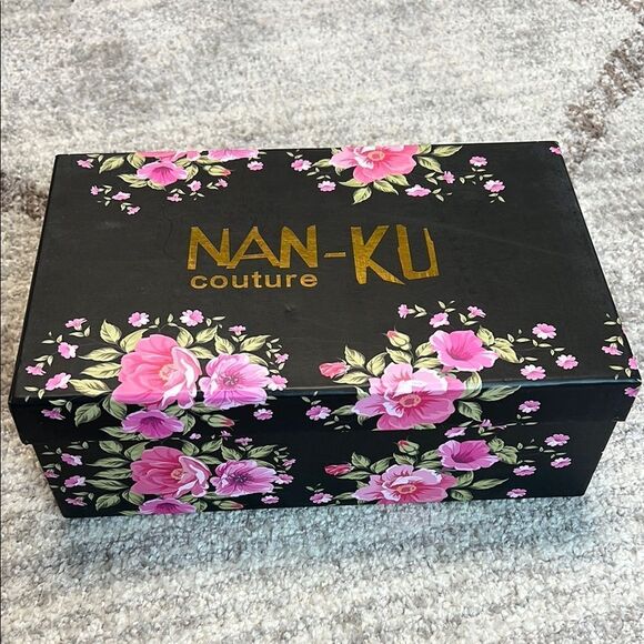 Nan-Ku Couture Cruise Studded Hi Top Sneakers With Crystals Light Pink US 7 - Picture 2 of 11